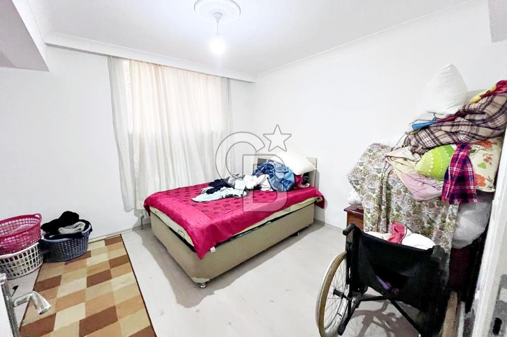 CADDE YANI ASANSÖRLÜ İSKANLI ÖZEL KULLANIM ALANI BAHÇELİ 2+1