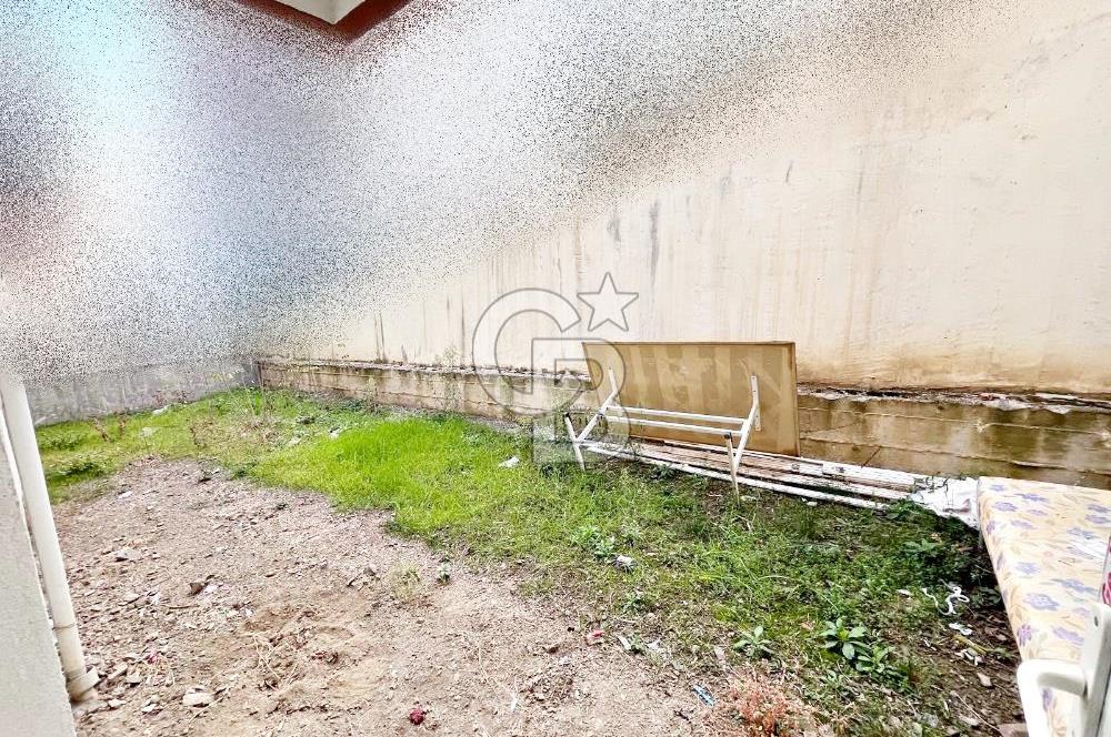 CADDE YANI ASANSÖRLÜ İSKANLI ÖZEL KULLANIM ALANI BAHÇELİ 2+1