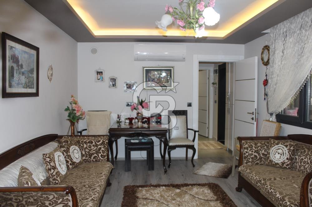 ÇANDARLI’DA DENİZE YÜRÜME MESAFESİND SATILIK EŞYALI VE HAZIR VİLLA