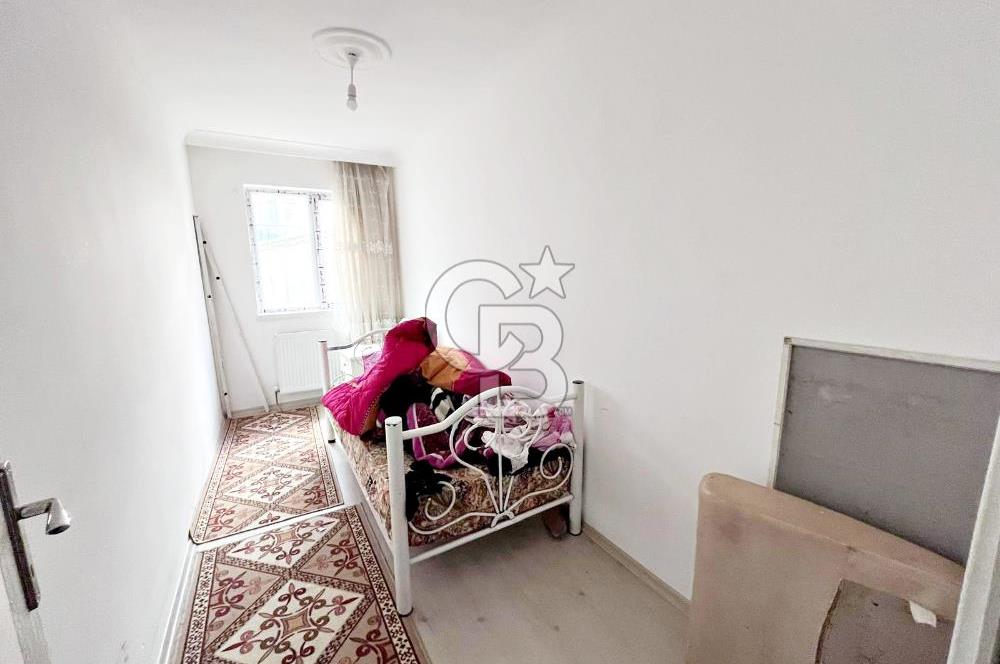 CADDE YANI ASANSÖRLÜ İSKANLI ÖZEL KULLANIM ALANI BAHÇELİ 2+1