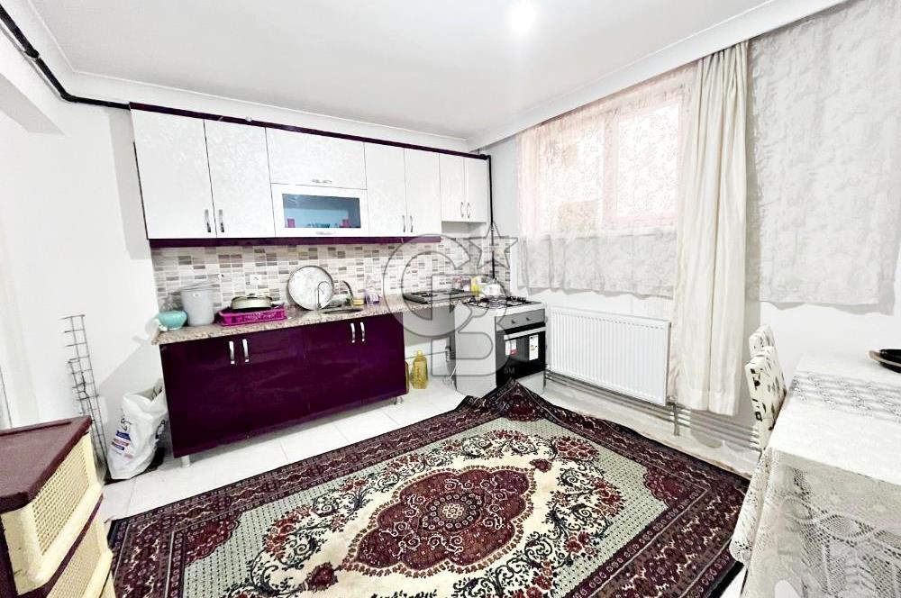 CADDE YANI ASANSÖRLÜ İSKANLI ÖZEL KULLANIM ALANI BAHÇELİ 2+1