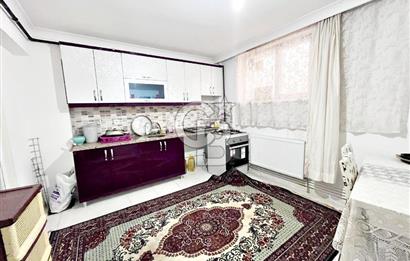 CADDE YANI ASANSÖRLÜ İSKANLI ÖZEL KULLANIM ALANI BAHÇELİ 2+1