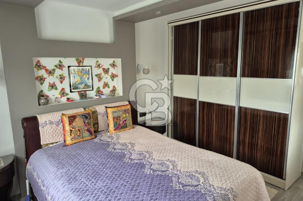 ÇANDARLI’DA DENİZE YÜRÜME MESAFESİND SATILIK EŞYALI VE HAZIR VİLLA