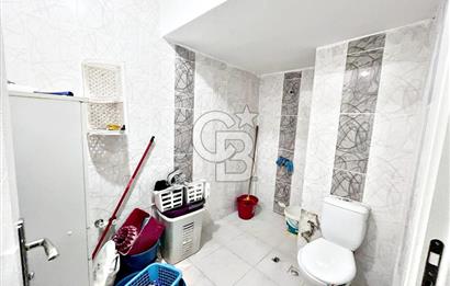 CADDE YANI ASANSÖRLÜ İSKANLI ÖZEL KULLANIM ALANI BAHÇELİ 2+1