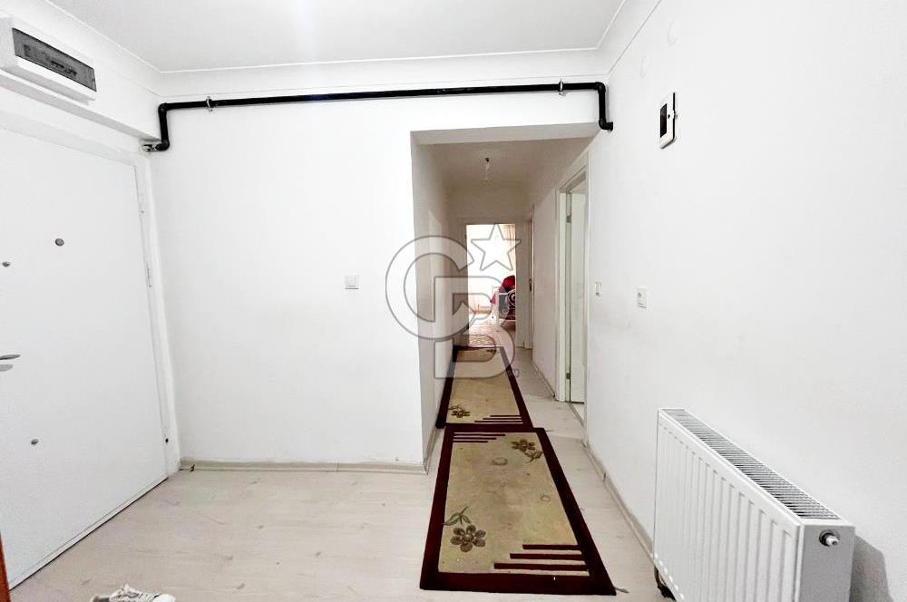 CADDE YANI ASANSÖRLÜ İSKANLI ÖZEL KULLANIM ALANI BAHÇELİ 2+1