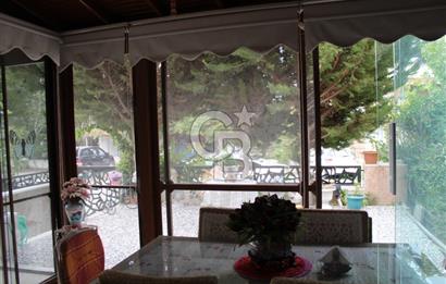 ÇANDARLI’DA DENİZE YÜRÜME MESAFESİND SATILIK EŞYALI VE HAZIR VİLLA