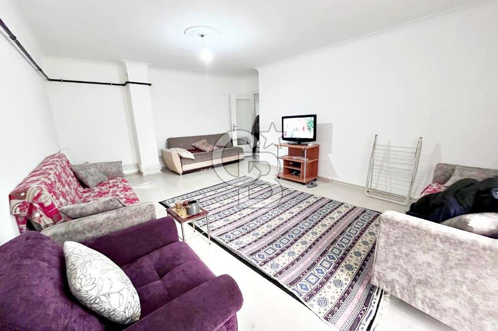 CADDE YANI ASANSÖRLÜ İSKANLI ÖZEL KULLANIM ALANI BAHÇELİ 2+1