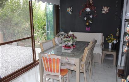 ÇANDARLI’DA DENİZE YÜRÜME MESAFESİND SATILIK EŞYALI VE HAZIR VİLLA