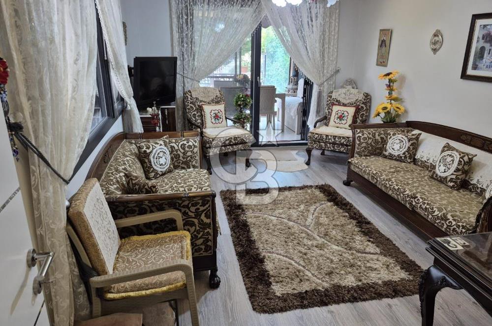 ÇANDARLI’DA DENİZE YÜRÜME MESAFESİND SATILIK EŞYALI VE HAZIR VİLLA