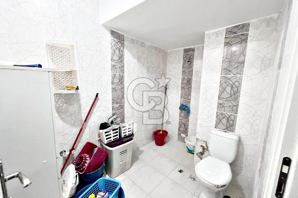 CADDE YANI ASANSÖRLÜ İSKANLI ÖZEL KULLANIM ALANI BAHÇELİ 2+1