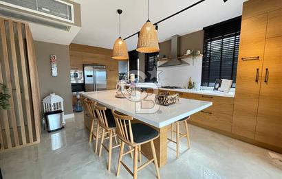 BODRUM YALIKAVAK BUTİK SİTE İÇİNDE DENİZ MANZARALI SATILIK VİLLA