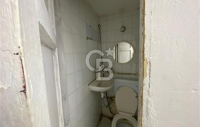  Karşıyaka Çarşı Merkezde Satılık Dükkan