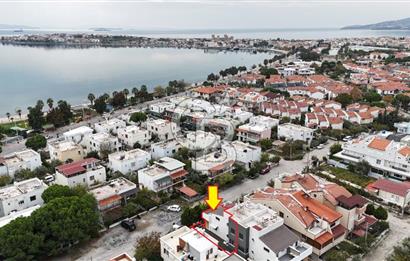 ÇANDARLI’DA DENİZE YÜRÜME MESAFESİND SATILIK EŞYALI VE HAZIR VİLLA