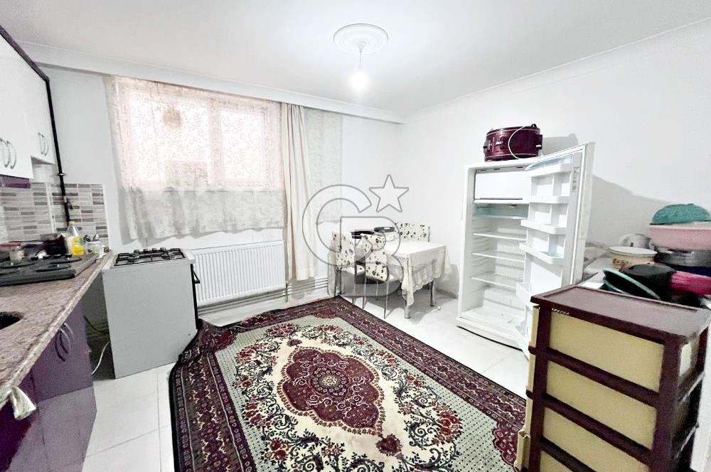 CADDE YANI ASANSÖRLÜ İSKANLI ÖZEL KULLANIM ALANI BAHÇELİ 2+1