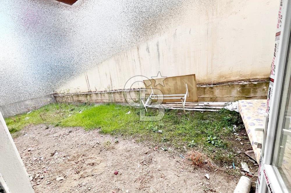 CADDE YANI ASANSÖRLÜ İSKANLI ÖZEL KULLANIM ALANI BAHÇELİ 2+1