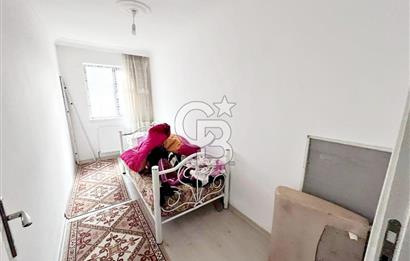 CADDE YANI ASANSÖRLÜ İSKANLI ÖZEL KULLANIM ALANI BAHÇELİ 2+1