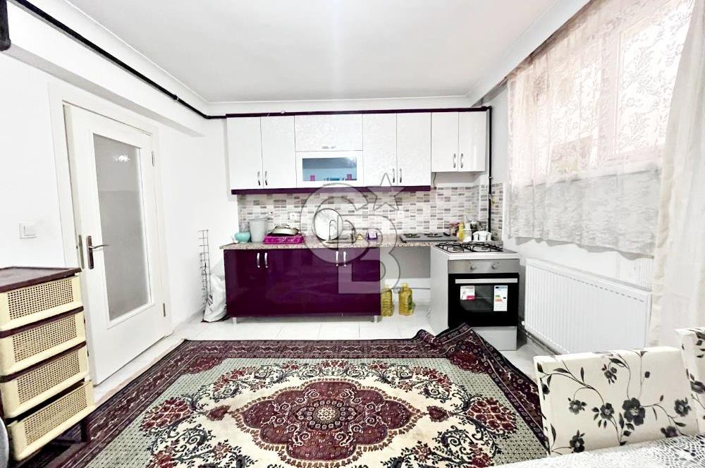 CADDE YANI ASANSÖRLÜ İSKANLI ÖZEL KULLANIM ALANI BAHÇELİ 2+1