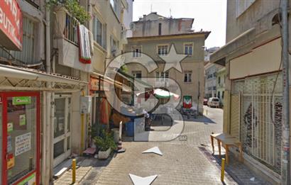  Karşıyaka Çarşı Merkezde Satılık Dükkan