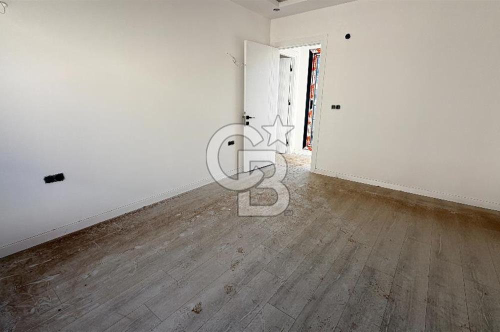 Yeni Foça’da Satılık 4+1 Bahçeli Müstakil Yaşam