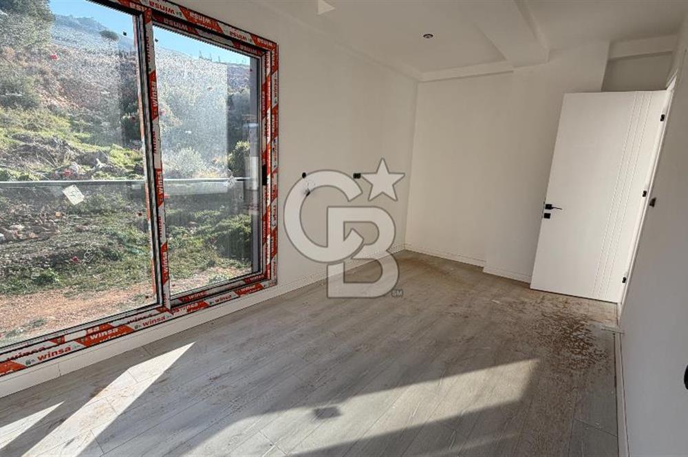 Yeni Foça’da Satılık 4+1 Bahçeli Müstakil Yaşam