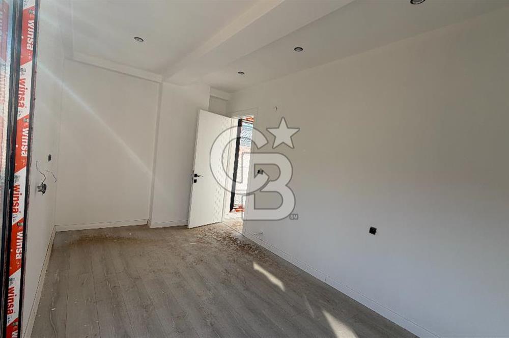 Yeni Foça’da Satılık 4+1 Bahçeli Müstakil Yaşam