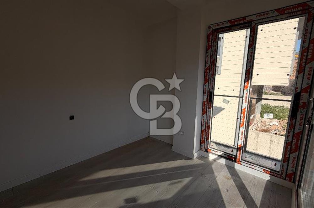 Yeni Foça’da Satılık 4+1 Bahçeli Müstakil Yaşam