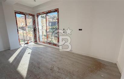 Yeni Foça’da Satılık 4+1 Bahçeli Müstakil Yaşam