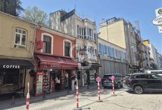Sirkeci, Otellerin Bulunduğu Ebusuud Cad.'de 185 m2 Satılık Bina - 2 - 277107