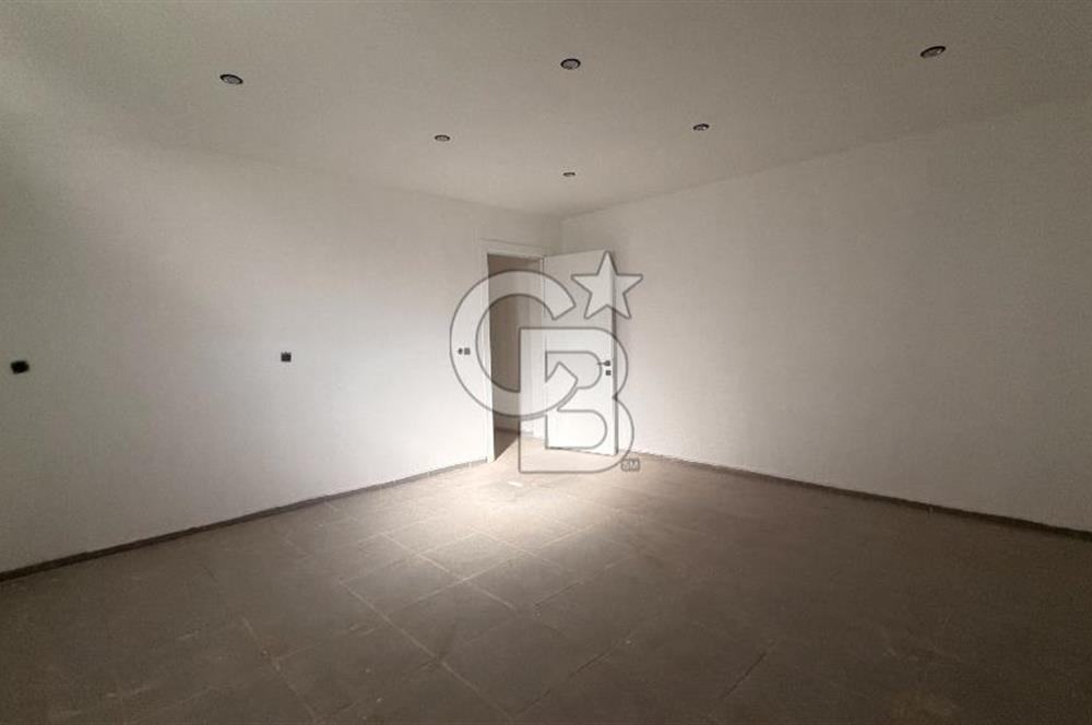 Yeni Foça’da Satılık 4+1 Bahçeli Müstakil Yaşam