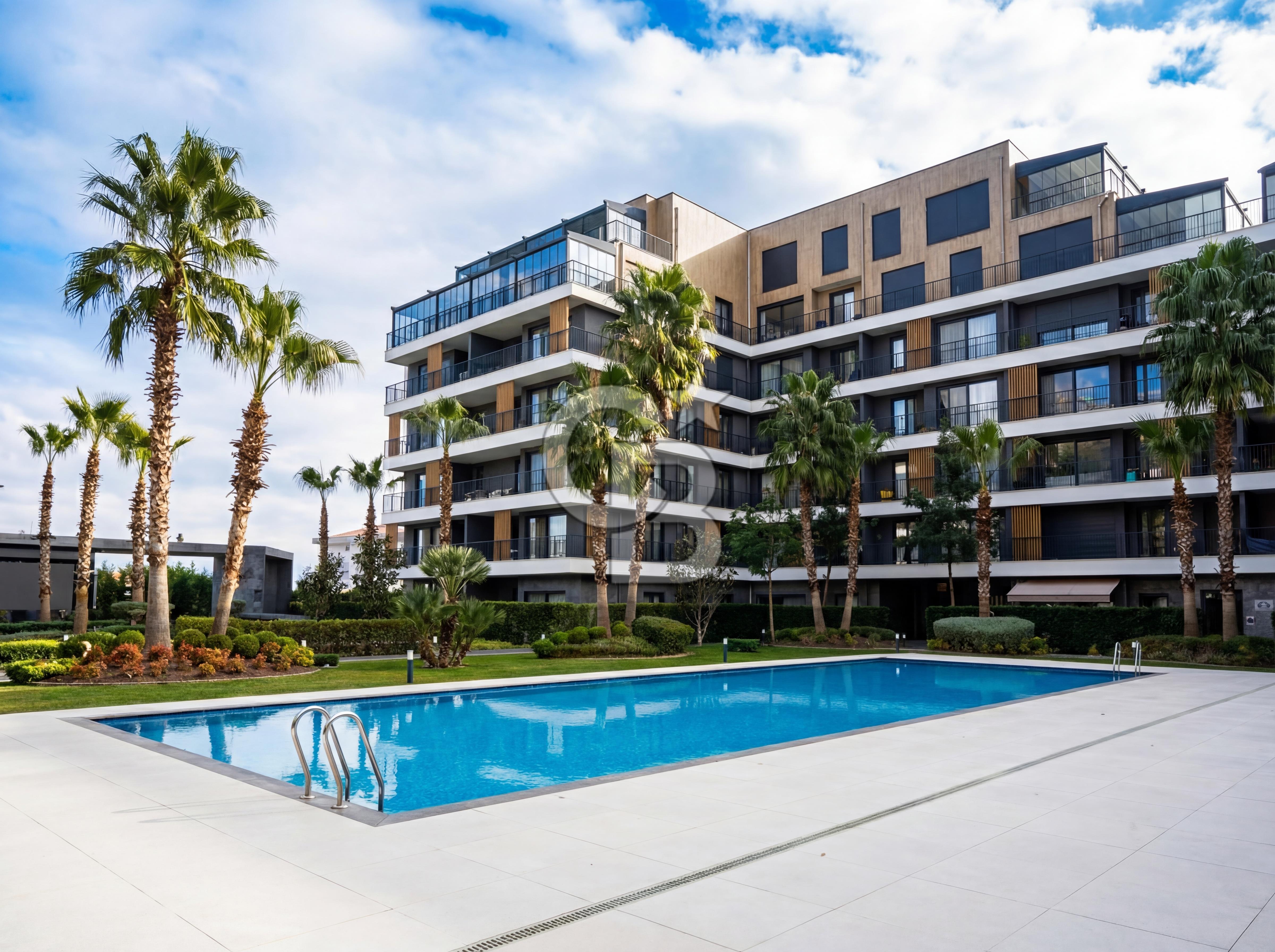 Gaziemir ARYOM KORU 1. Etap'ta 3+1 Bahçe Katı Satılık Daire