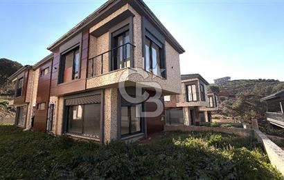 Yeni Foça’da Satılık 4+1 Bahçeli Müstakil Yaşam