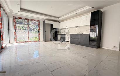 Yeni Foça’da Satılık 4+1 Bahçeli Müstakil Yaşam