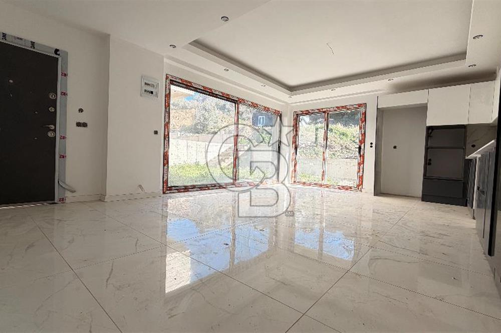 Yeni Foça’da Satılık 4+1 Bahçeli Müstakil Yaşam