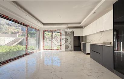 Yeni Foça’da Satılık 4+1 Bahçeli Müstakil Yaşam