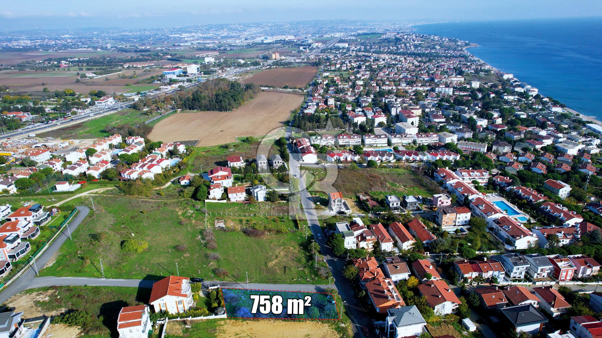 Silivri Cumhuriyet Mh. Deniz Manzaralı Satılık Köşe Parsel Arsa