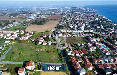 Silivri Cumhuriyet Mh. Deniz Manzaralı Satılık Köşe Parsel Arsa