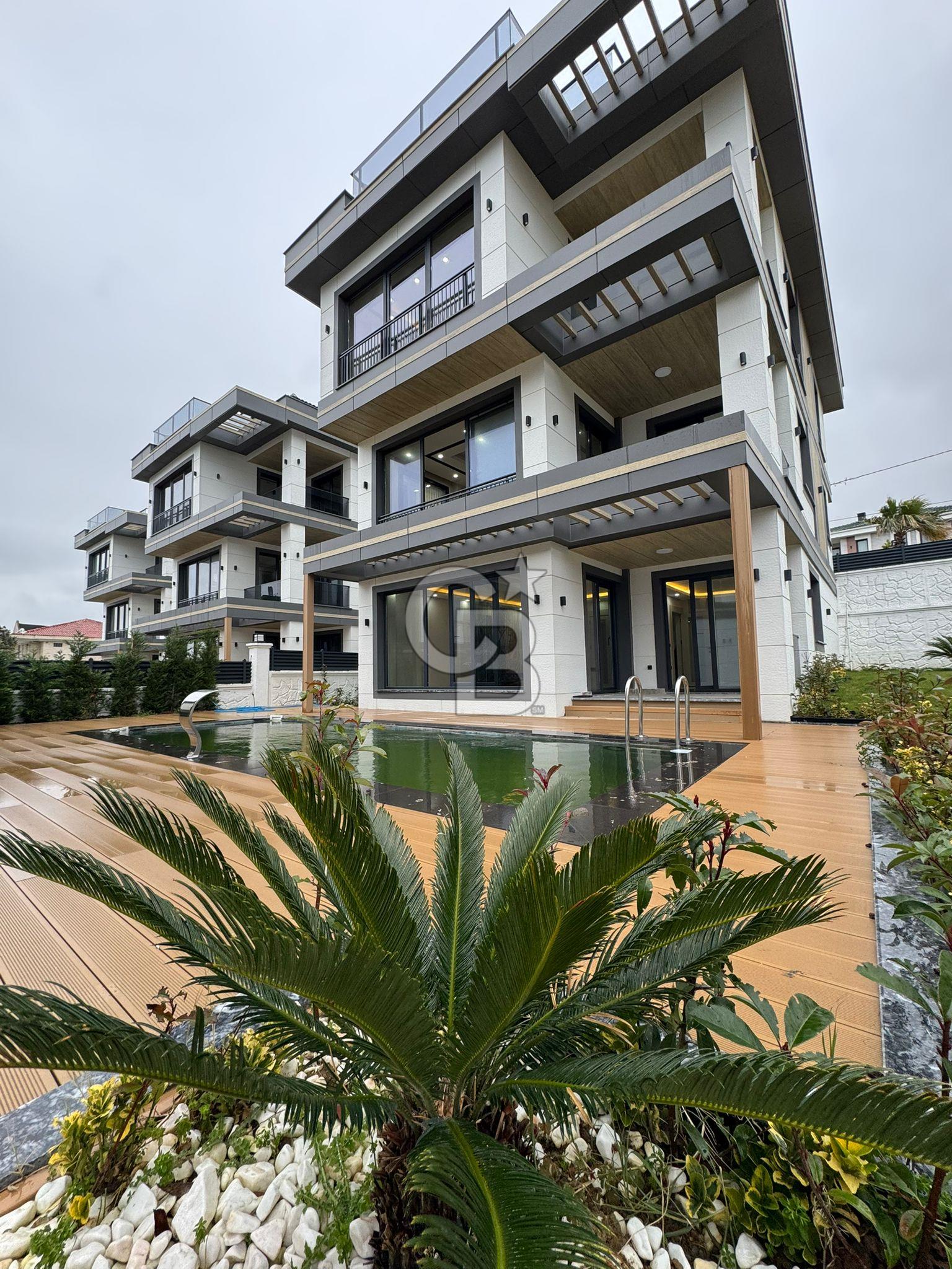 KUMBURGAZDA MÜSTAKİL HAVUZLU 4 KATLI SATILIK LÜKS VİLLA