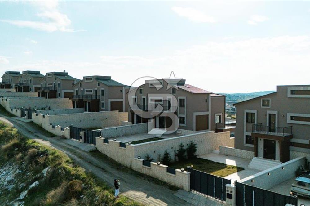 Seferihisar Düzcede Prestijli Lokasyonda 4+2 Özel Tasarım Villa