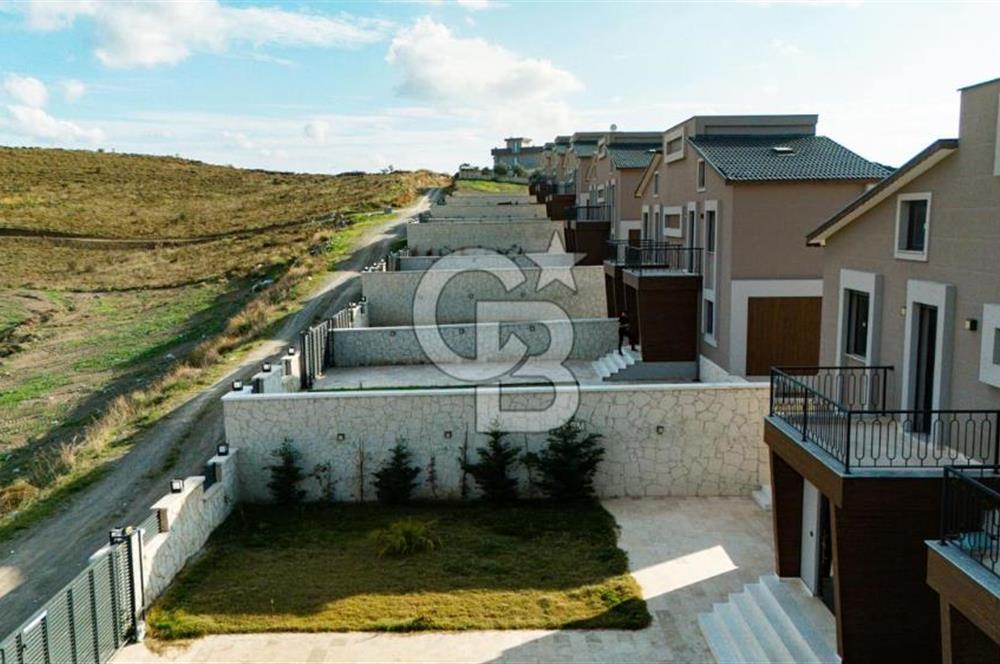 Seferihisar Düzcede Prestijli Lokasyonda 4+2 Özel Tasarım Villa