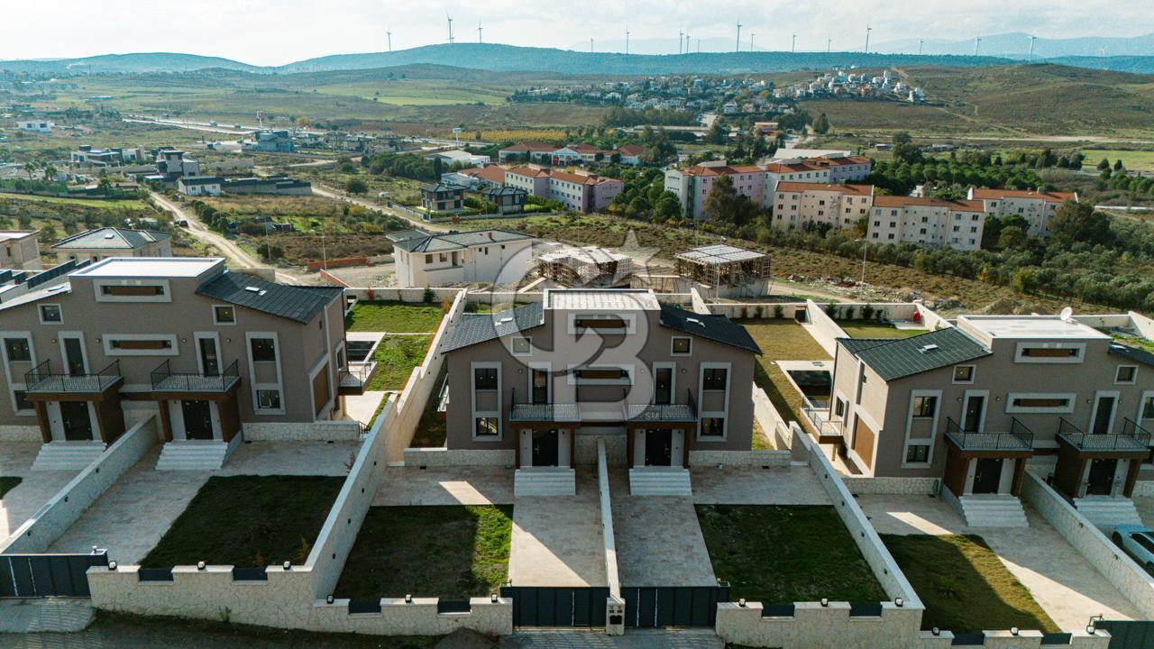 Seferihisar Düzcede Prestijli Lokasyonda 4+2 Özel Tasarım Villa