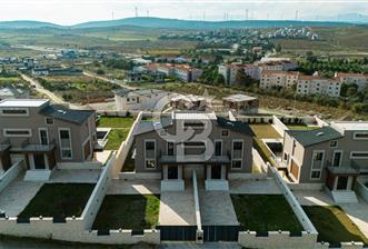 Seferihisar Düzcede Prestijli Lokasyonda 4+2 Özel Tasarım Villa - 1 - 328752