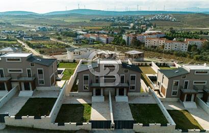 Seferihisar Düzcede Prestijli Lokasyonda 4+2 Özel Tasarım Villa