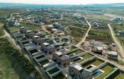 Seferihisar Düzcede Prestijli Lokasyonda 4+2 Özel Tasarım Villa