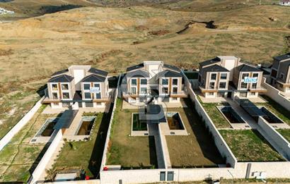 Seferihisar Düzcede Prestijli Lokasyonda 4+2 Özel Tasarım Villa