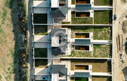 Seferihisar Düzcede Prestijli Lokasyonda 4+2 Özel Tasarım Villa