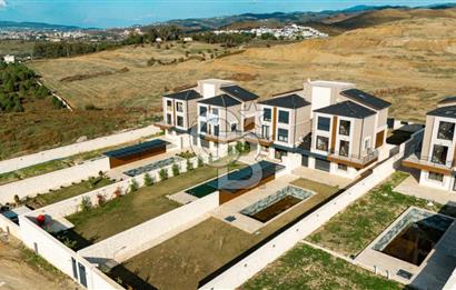 Seferihisar Düzcede Prestijli Lokasyonda 4+2 Özel Tasarım Villa