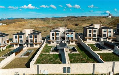 Seferihisar Düzcede Prestijli Lokasyonda 4+2 Özel Tasarım Villa