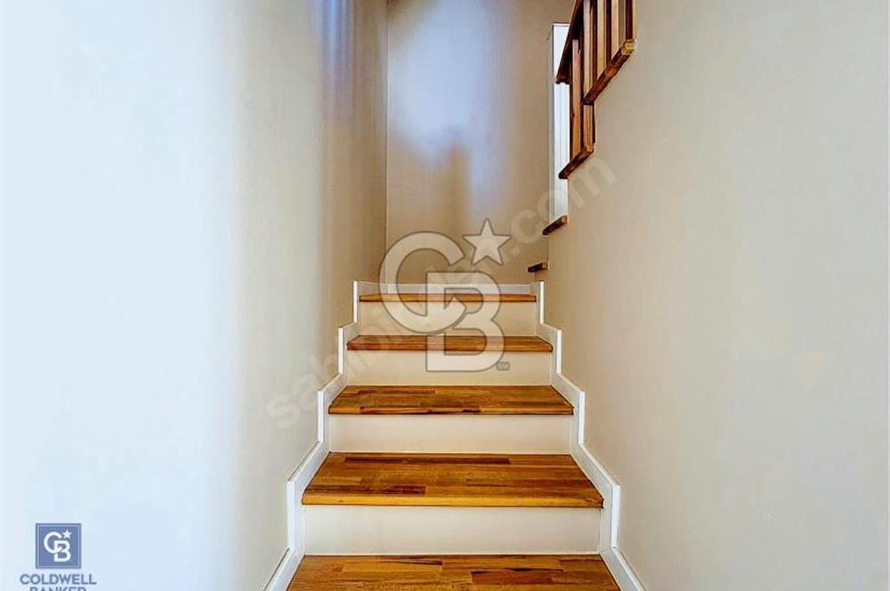 Seferihisar Düzcede Prestijli Lokasyonda 4+2 Özel Tasarım Villa