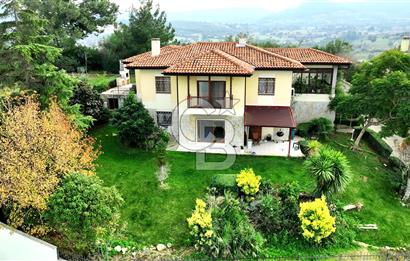 Urla Kekliktepe'de Full Deniz Manzaralı Müstakil Villa Satılık