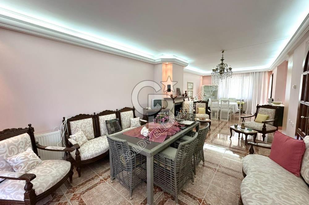 Kuşadası Karaova Rüyakent Sitesinde Kiralık Eşyalı 4+1 Villa